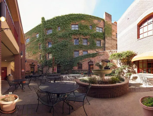 Boutique Retreat in Wine & Gold Country hotel detail image 1