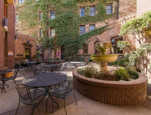 Boutique Retreat in Wine & Gold Country hotel detail image 3