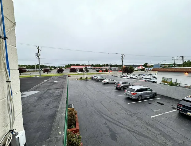 Cloverleaf Motel Richmond Near Turnpike hotel detail image 4