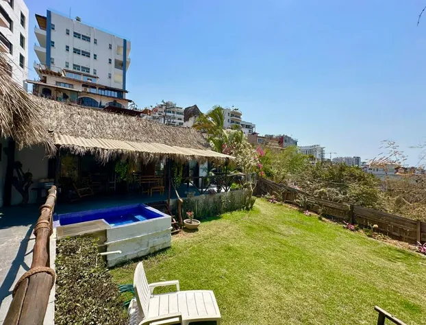 Zona Romantica Monyxbnb hotel detail image 2