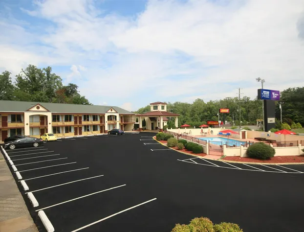 Knights Inn Pilot Mountain hotel detail image 1