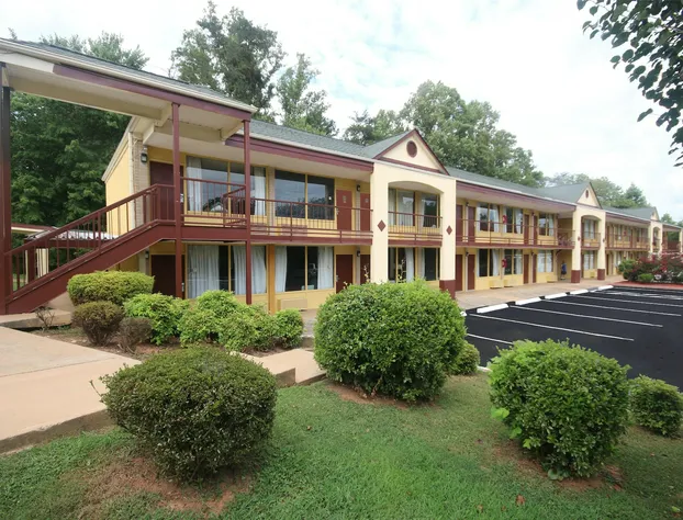 Knights Inn Pilot Mountain hotel detail image 2