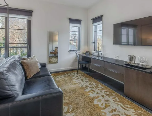 121 Hotel Floor 3 Buyout by Avantstay Entire Third Floor Buyout of 121 Hotel! Sleeps 18 hotel detail image 4