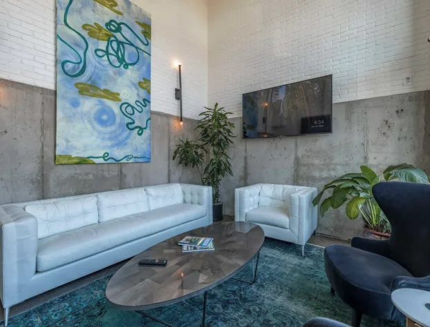 121 Hotel Buyout by Avantstay Buyout of 121 Hotel w/ Living Areas & Meeting Room! Sleeps 58 hotel detail image 2