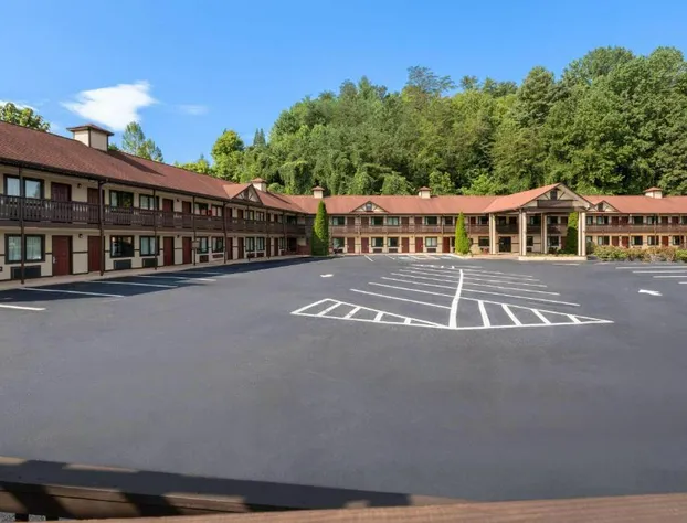 Super 8 by Wyndham Helen hotel detail image 1