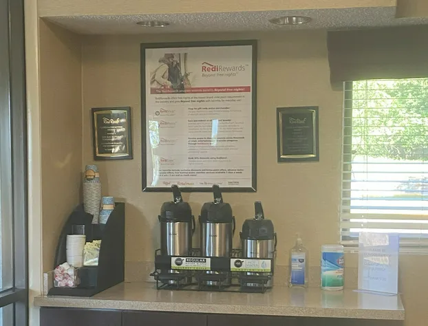 HomeTowne Studios by Red Roof Buffalo - Niagara Airport hotel detail image 3