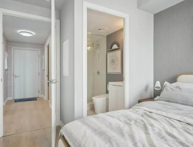 Upscale Condo in Downtown Toronto hotel detail image 3