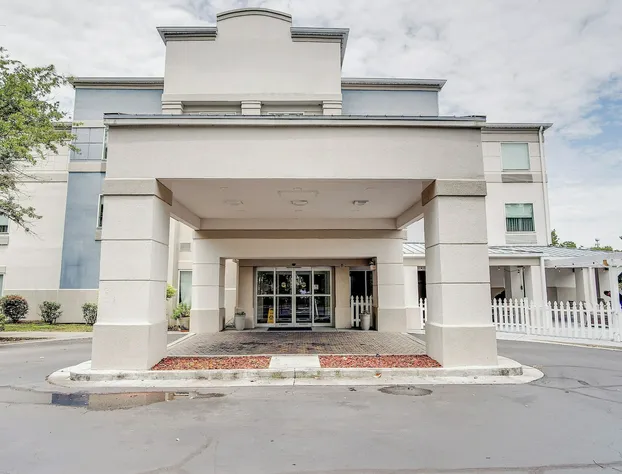 Country Inn & Suites by Radisson, Savannah Southside hotel detail image 1