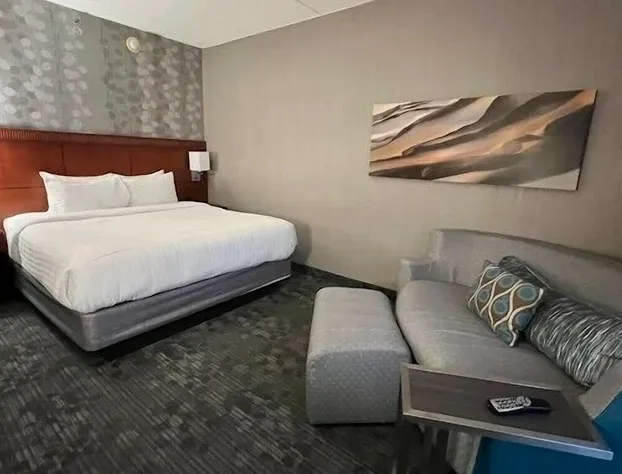 Stoughton Inn hotel detail image 3