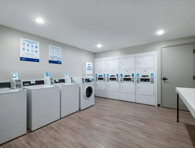 Echo Suites Sterling hotel detail image 4