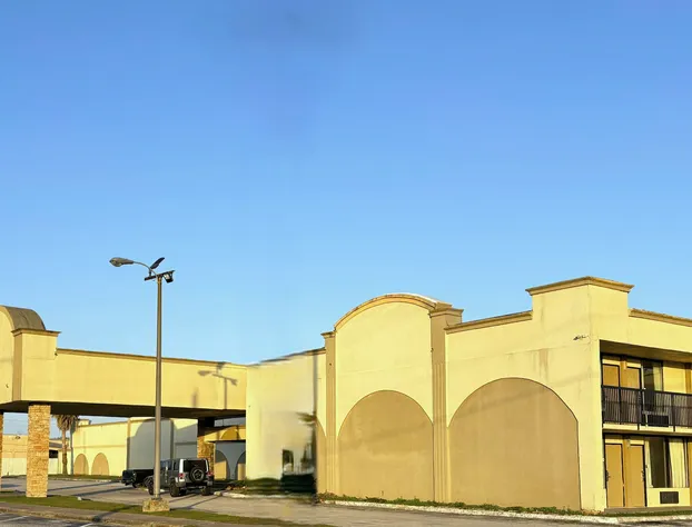 Motel 19 By Capital O Baytown I-10 hotel detail image 1