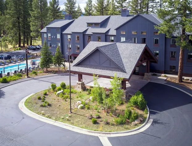 Martis Valley Lodge Tapestry Collection by Hilton hotel detail image 1