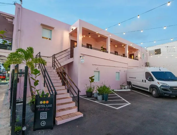 Room 11: Balcony Bliss in Creative Santurce hotel detail image 3