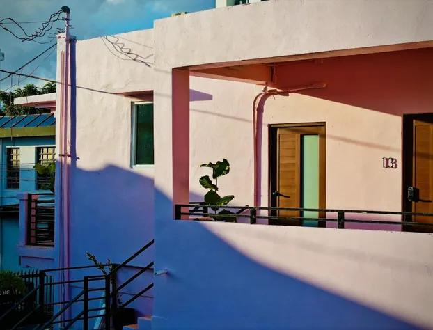 Room 14: Chill City Veranda Near Miramar hotel detail image 4