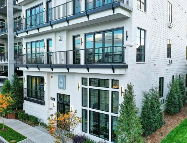 121 Hotel Floor 2 Buyout by Avantstay Entire Second Floor Buyout of 121 Hotel! Sleeps 18 hotel detail image 1