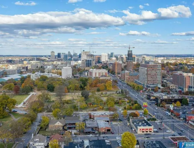 121 Hotel Floor 2 Buyout by Avantstay Entire Second Floor Buyout of 121 Hotel! Sleeps 18 hotel detail image 3