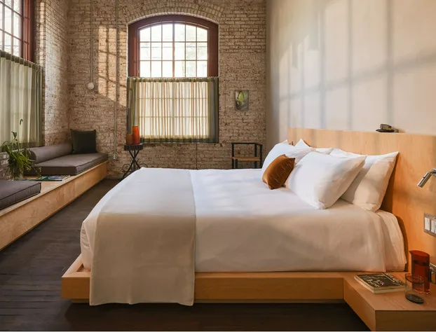 Pocketbook Hotel and Bath hotel detail image 2
