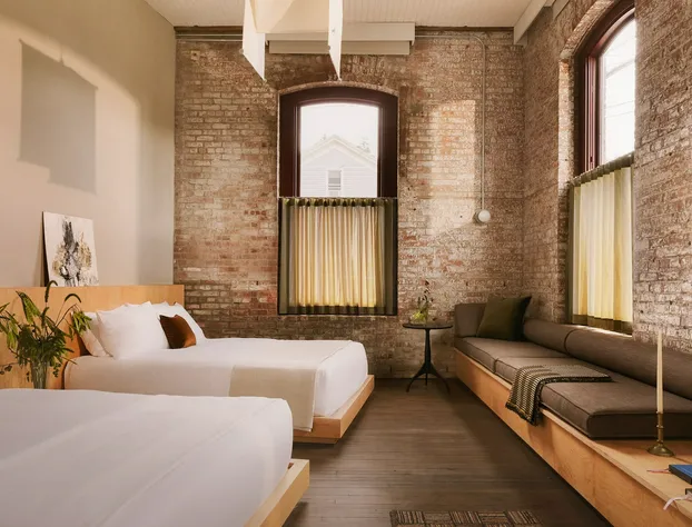 Pocketbook Hotel and Bath hotel detail image 3