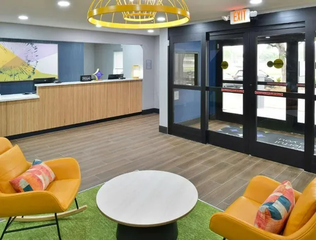 Spark by Hilton Vestal Binghamton University Area hotel detail image 1