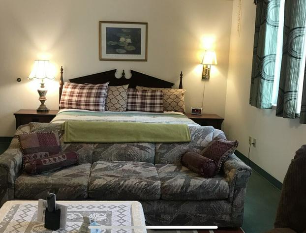 Country Lodge inn hotel detail image 4