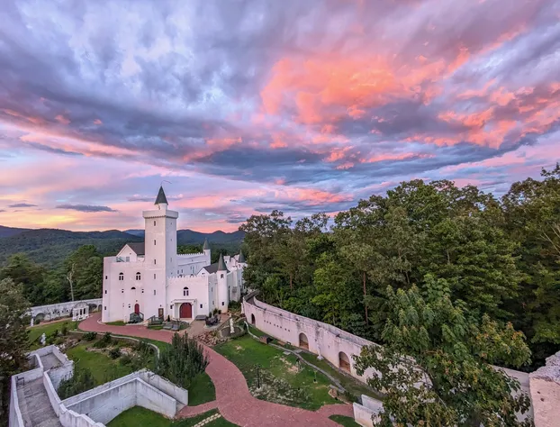 Uhuburg Castle hotel detail image 2