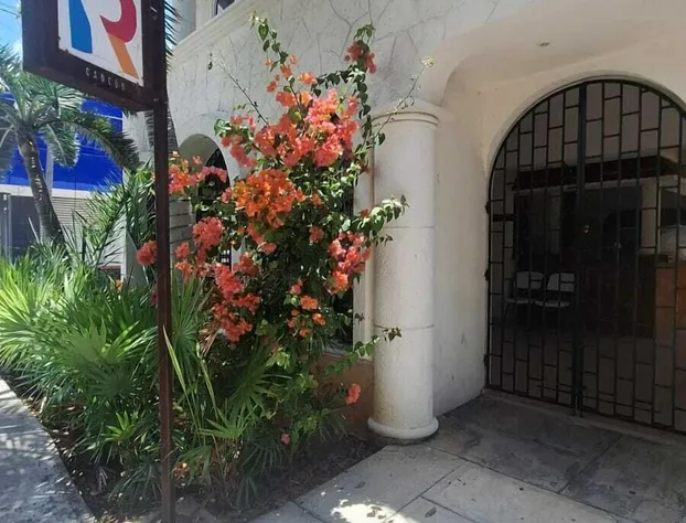 Capital O Hotel Rolovi Cancún hotel detail image 2