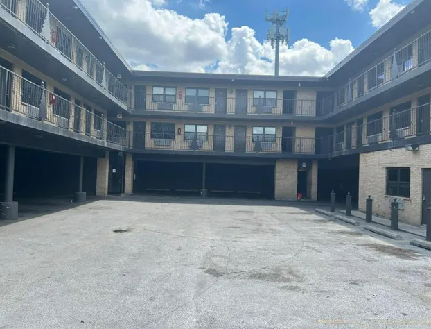 Capital O Empire Motel Chicago I-94 hotel detail image 4