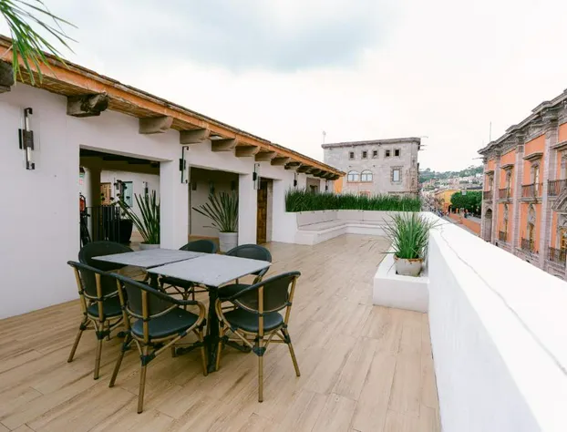 Crisol - Frente a la Parroquia de San Miguel Arcángel hotel detail image 1