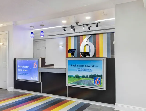 Studio 6 - Beaumont, TX hotel detail image 2