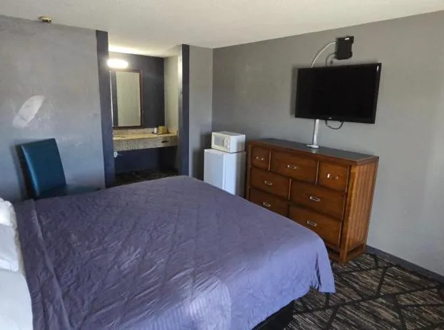 c towninn and suites hotel detail image 3