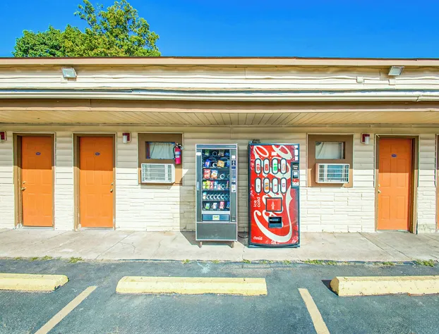 Hotel O Best Rest Inn Springfield US 36 hotel detail image 1