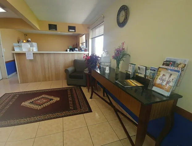 Frontier Inn hotel detail image 3