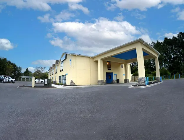 Coastal Comfort Hotel hotel detail image 2