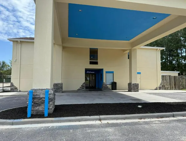 Coastal Comfort Hotel hotel detail image 3