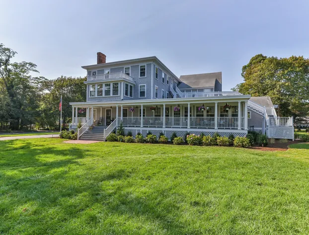 Charm on Main hotel detail image 1