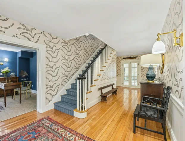 Charm on Main hotel detail image 4