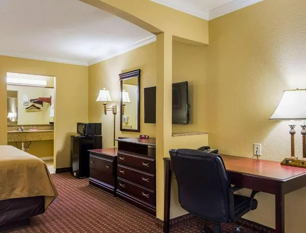 Bryant Inn & Suites hotel detail image 3