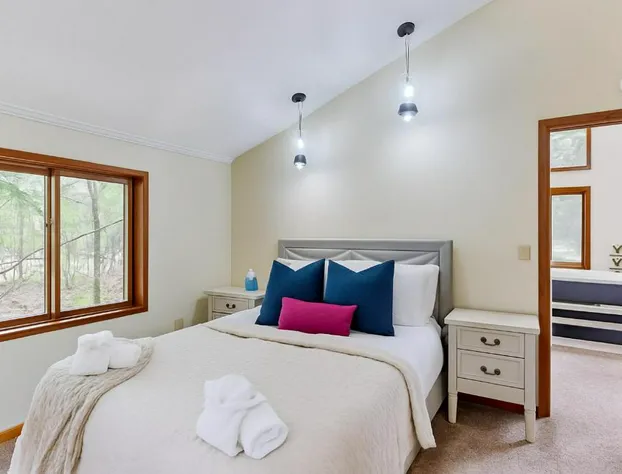 Poconos Hideaway - Woods & Wildlife hotel detail image 4