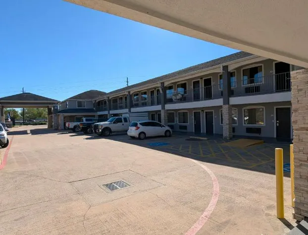 Platinum Inn and Suites Houston hotel detail image 1