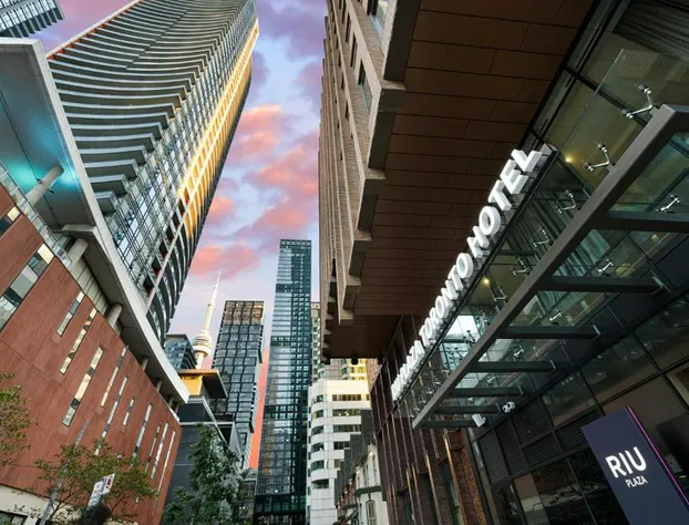 Hotel Riu Plaza Toronto hotel detail image 1