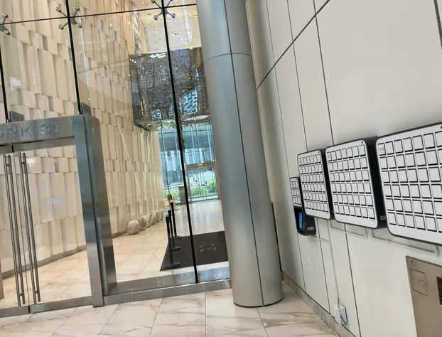 12 York by CN tower hotel detail image 2