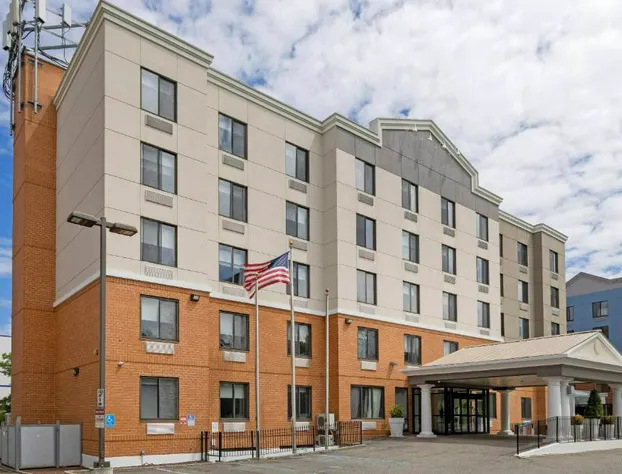 Country Inn & Suites by Radisson, Staten Island hotel detail image 1