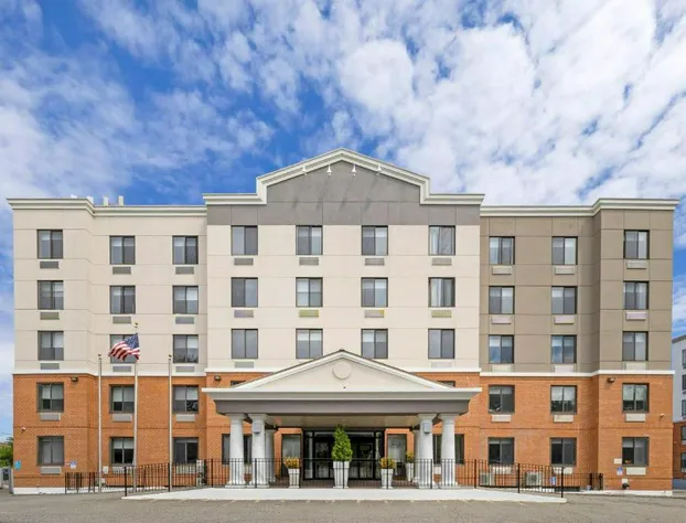 Country Inn & Suites by Radisson, Staten Island hotel detail image 3