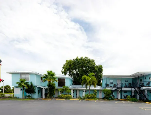 Siesta Motor Inn By Townhouse Kennedy Space Center Titusville I 95 hotel detail image 1