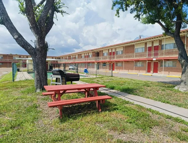 Pen Ann by Capital O Pharr/McAllen TX hotel detail image 1