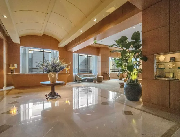 Four Seasons 1br Suite hotel detail image 1