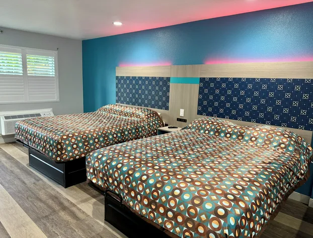 Royale Inn Motel hotel detail image 1