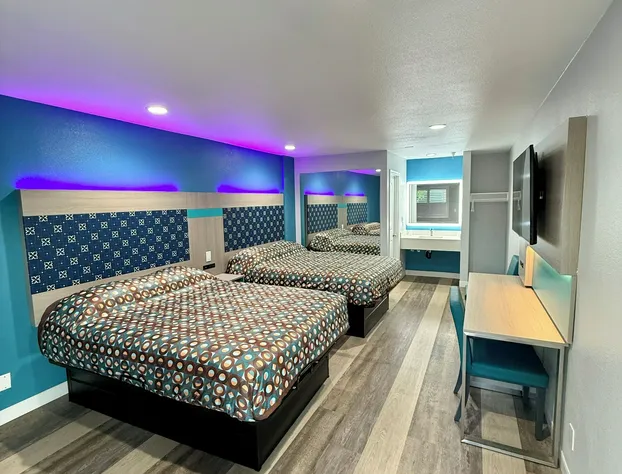 Royale Inn Motel hotel detail image 2