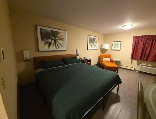 Chesaning Inn & Suites hotel detail image 4