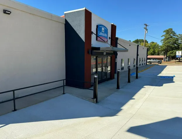 Lakeside Inn & Suites hotel detail image 2